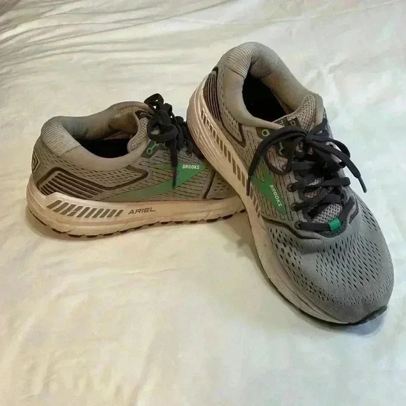 Brooks Ariel 20 Gray & Green Woman’s Running Tennis Shoes. Size 10. - Picture 1 of 16